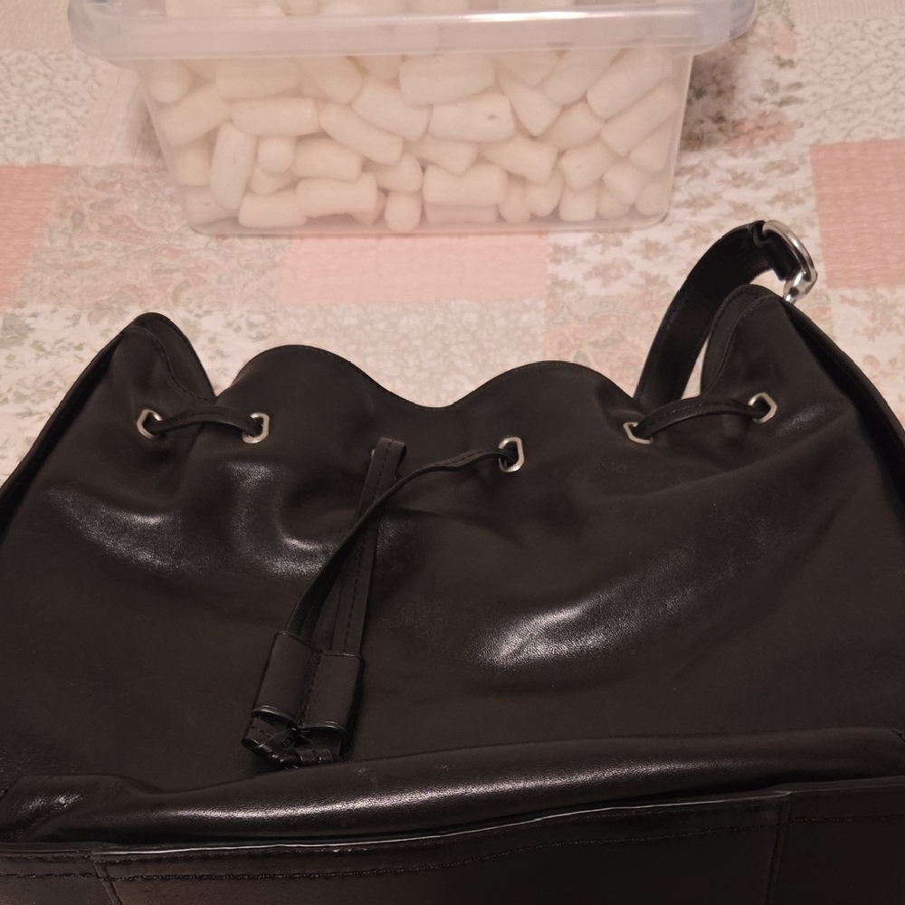Frye Black Leather Shoulder Bag EUC - Picture 15 of 16